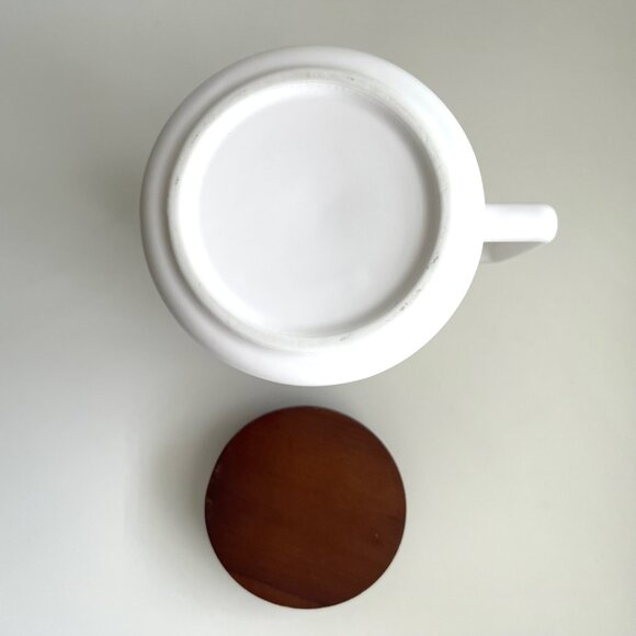 Good Citizen Matte White Ceramic Coffee Tea Pot | 32 oz - Picture 4 of 7